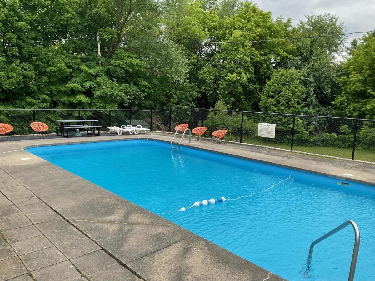 Motel & Hotel La Paysanne Sherbrooke Dış mekan fotoğraf