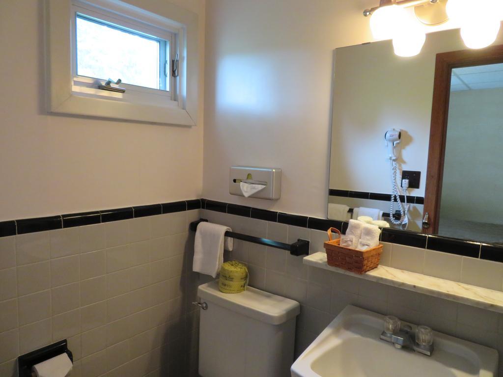 Motel & Hotel La Paysanne Sherbrooke Dış mekan fotoğraf