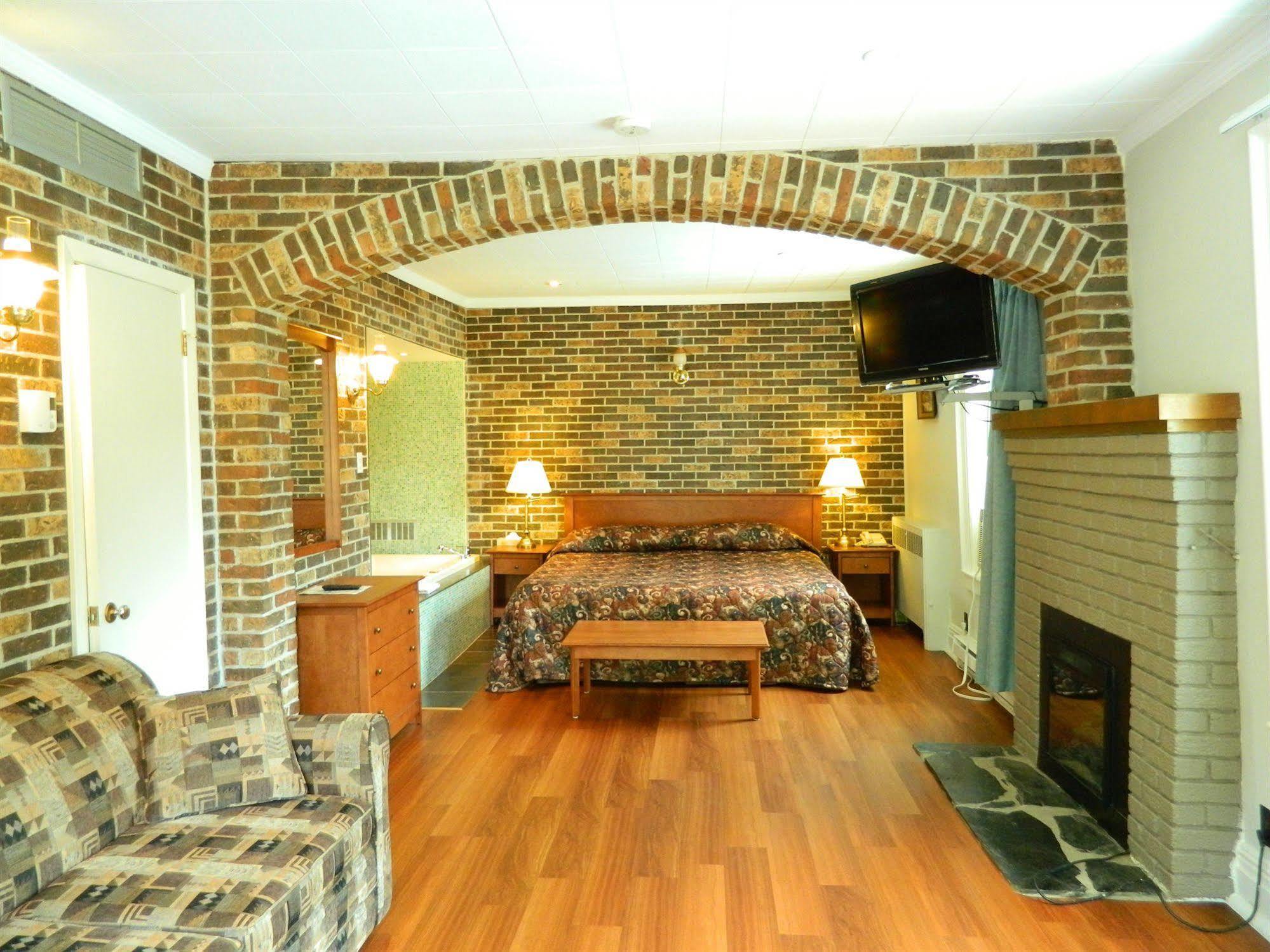 Motel & Hotel La Paysanne Sherbrooke Dış mekan fotoğraf