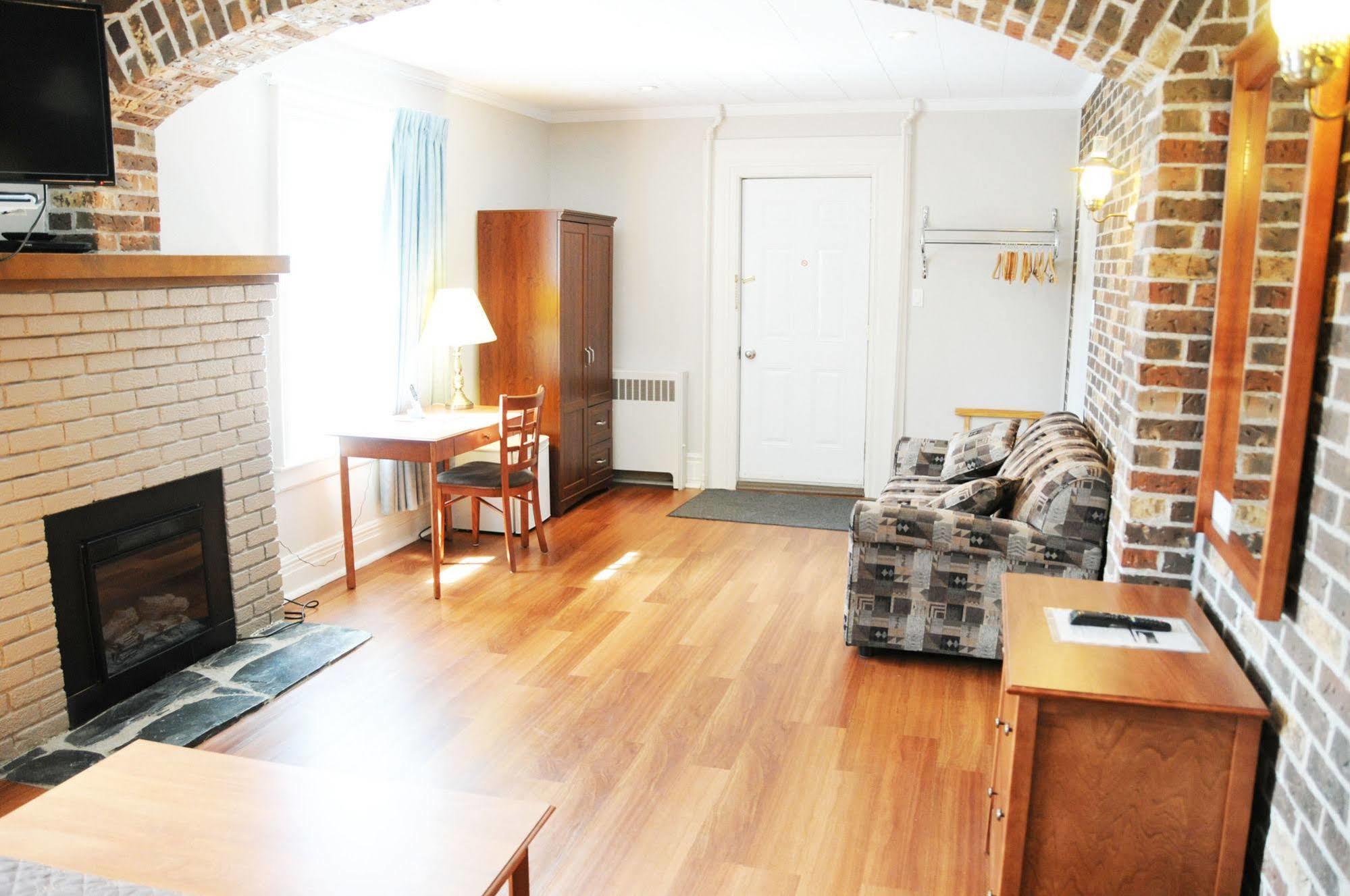 Motel & Hotel La Paysanne Sherbrooke Dış mekan fotoğraf